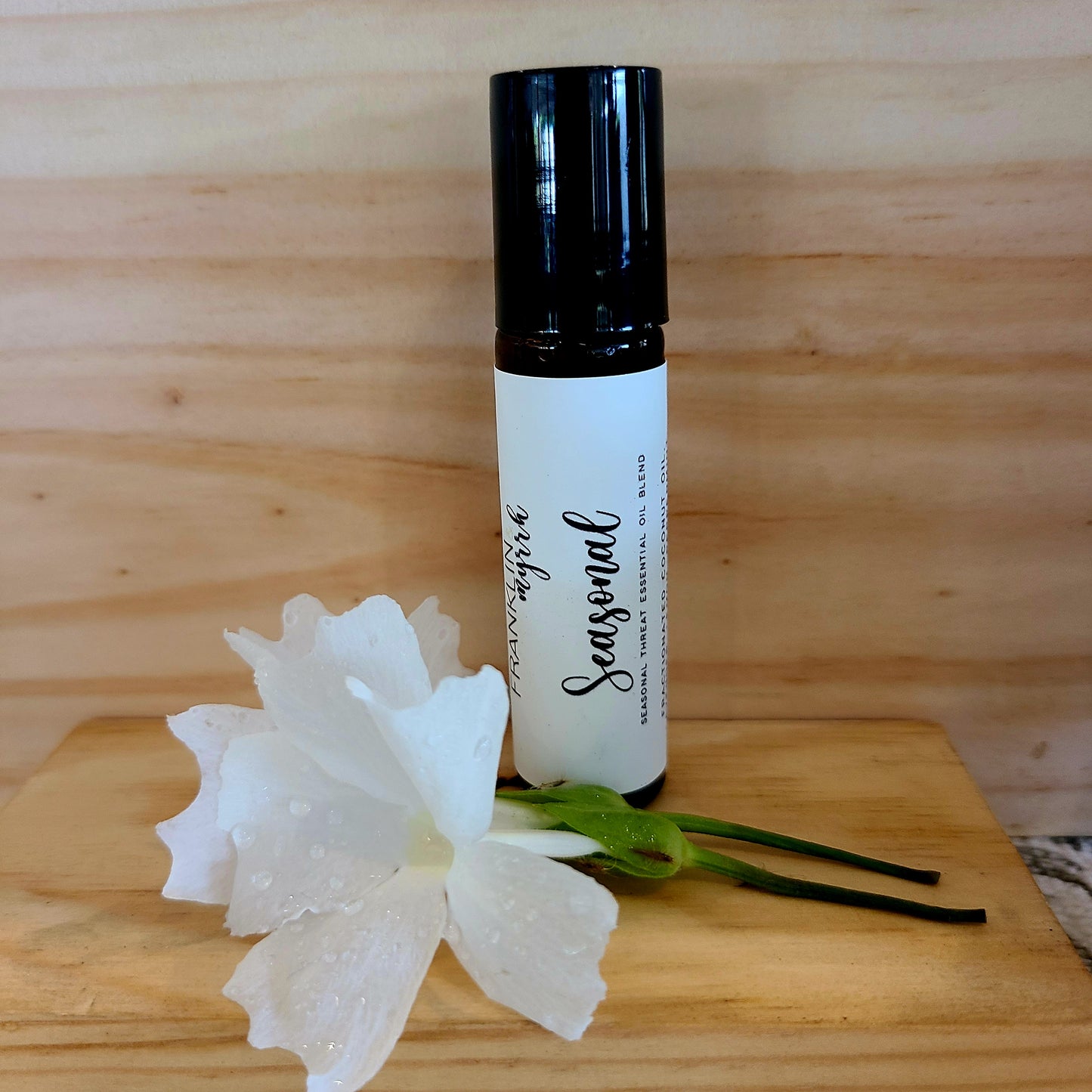 SEASONAL  Seasonal Threat Essential Oil Blend Roller