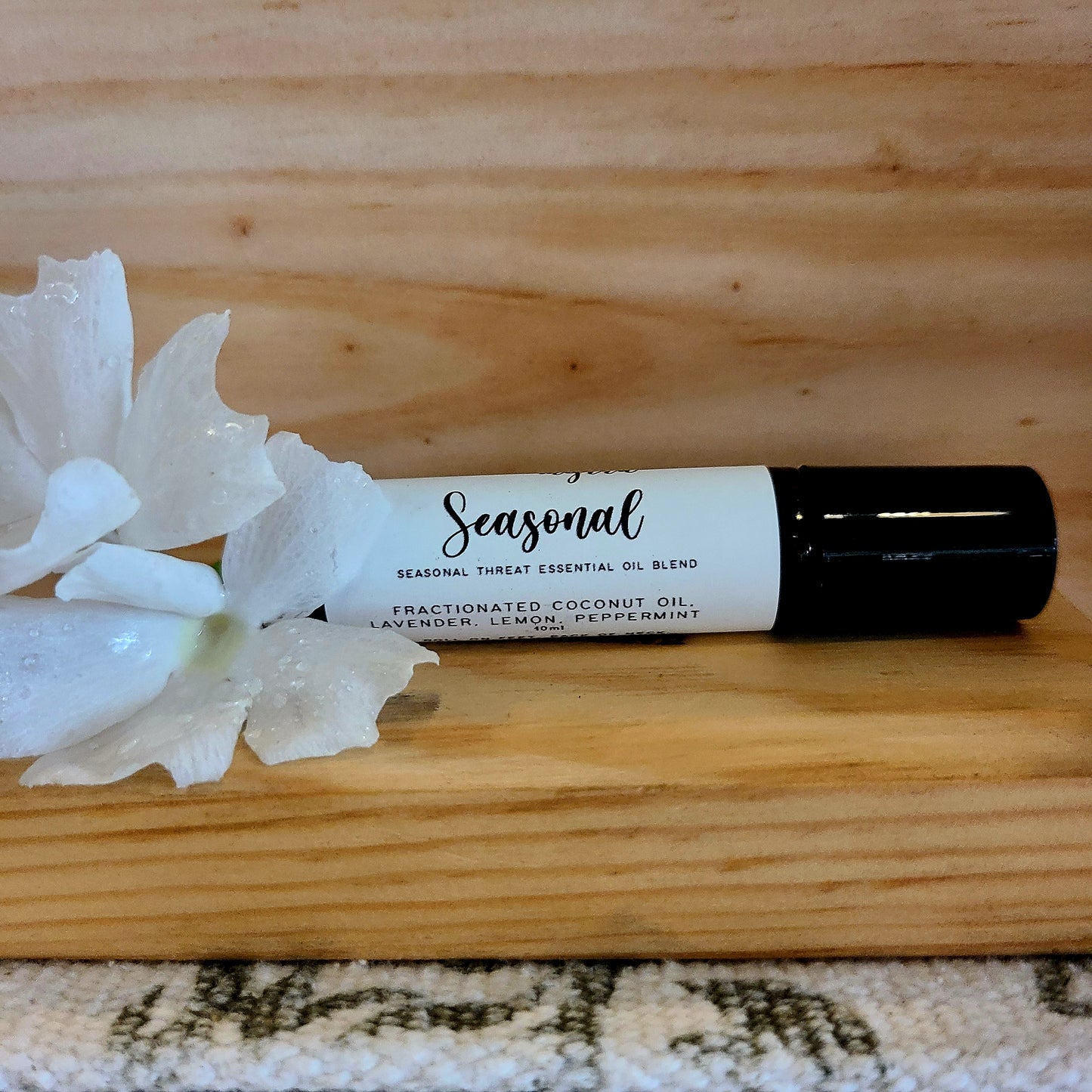 SEASONAL  Seasonal Threat Essential Oil Blend Roller